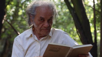 Hijos mayores de Nicanor Parra inician demanda para anular testamento