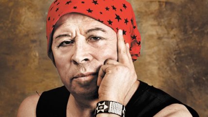 Profesor que pidió leer a Pedro Lemebel fue despedido