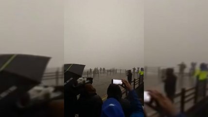   ¡Se hizo la noche! Eclipse total de sol en el Volcán Villarrica pese a las nubes y lluvia 