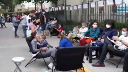   Padres y apoderados llevan días haciendo fila para conseguir matrícula en colegio de Talca 