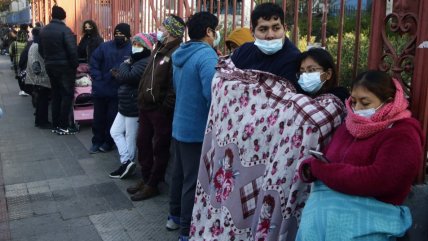   Largas filas en vacunatorios a dos días de que se bloqueen los pases de movilidad 