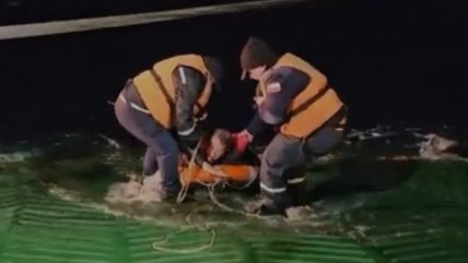   Hombre se lanzó al canal de Chacao desde un transbordador: fue rescatado 