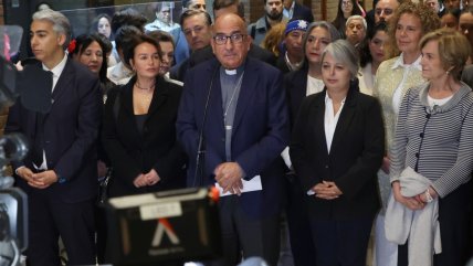   Candidatos presidenciales llegaron a encuentro con el cardenal Chomali 