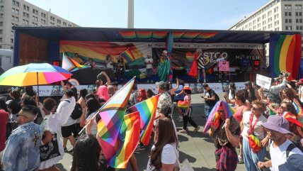   Miles marcharon en la Santiago Parade ante 