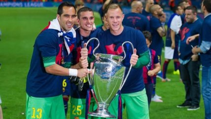   Claudio Bravo puso fin a una vieja polémica y mostró medalla que lo acredita como campeón de la Champions 