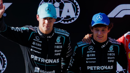   Russell ganó el sprint y Antonelli conquistó una histórica 