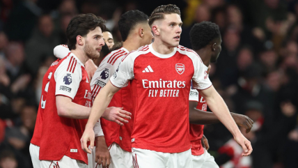   Arsenal batió en la agonía a Everton y sigue firme en la carrera por el título en la Premier League 