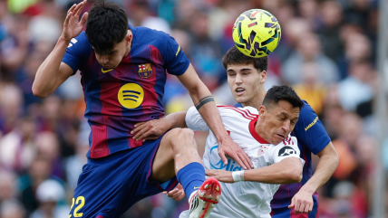   Alexis y Suazo lamentaron dolorosa derrota de Sevilla ante Barcelona en La Liga 