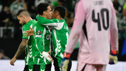  [VIDEOS] Cucho Hernández y Antony liquidaron goleada de Betis para remontar en Europa League 