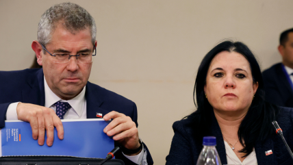   Apriete de cinturón en seguridad causa desasosiego en la derecha 