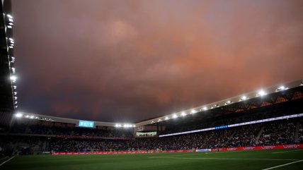   Alcaldesa de Las Condes le bajó el pulgar a los hinchas de Boca Juniors para el duelo con la UC 